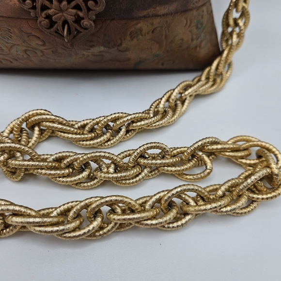 VINTAGE Brass and Copper Metal Pillow Box Embossed Purse Bag - Picture 6 of 8